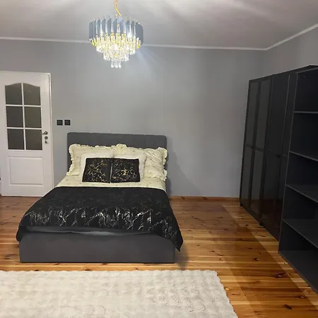 Pomarańczowy Pensjonat 3*